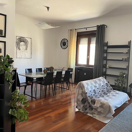 Rebecca'S Milano Collection: Repubblica Apartment Bagian luar foto