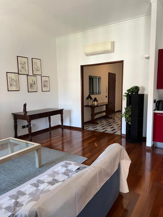 Rebecca'S Milano Collection: Repubblica Apartment Bagian luar foto
